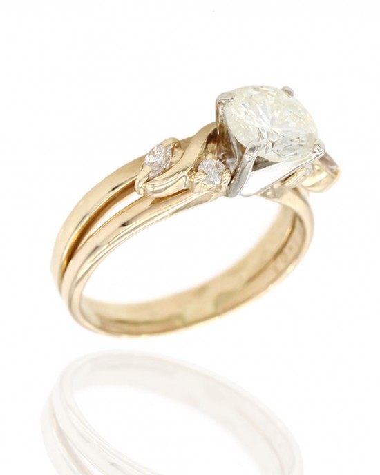Diamond Wedding Ring Set in Gold
